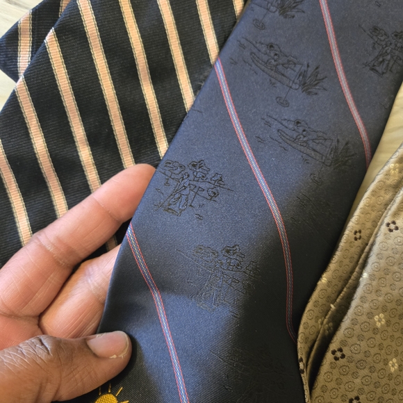 Assorted Men's Ties Collection - Picture 3 of 9